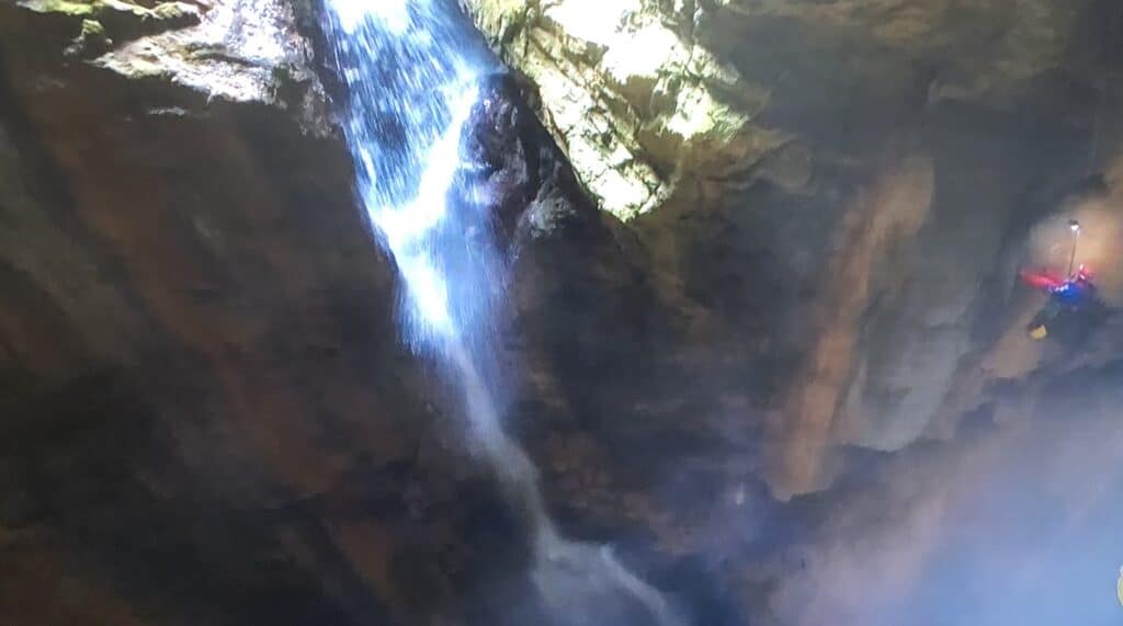 ナムロッド洞窟の入口の画像