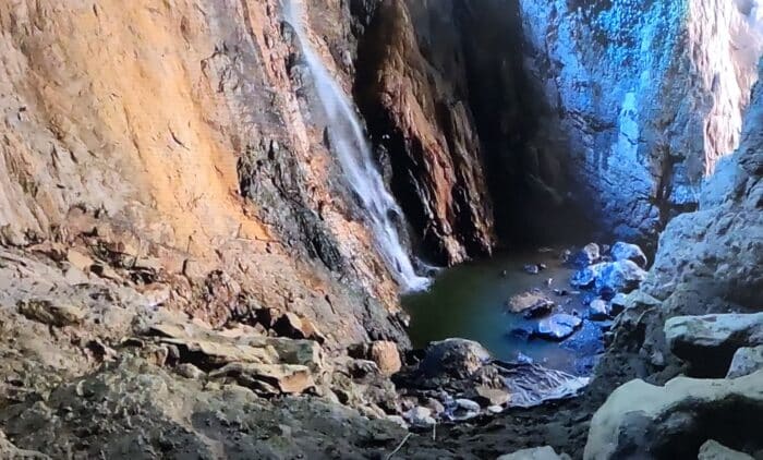 ナムロッド洞窟の絶景画像
