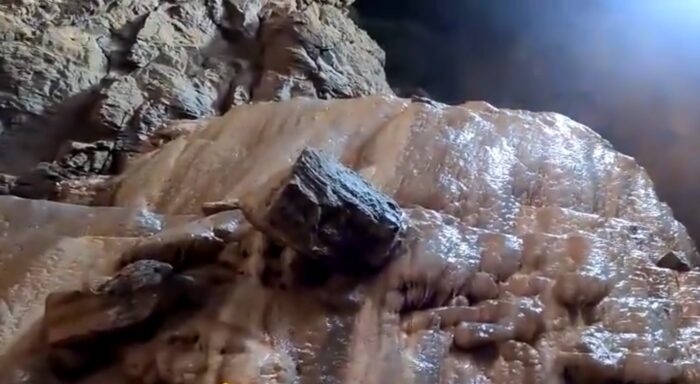 ナムロッド洞窟の鍾乳石の画像